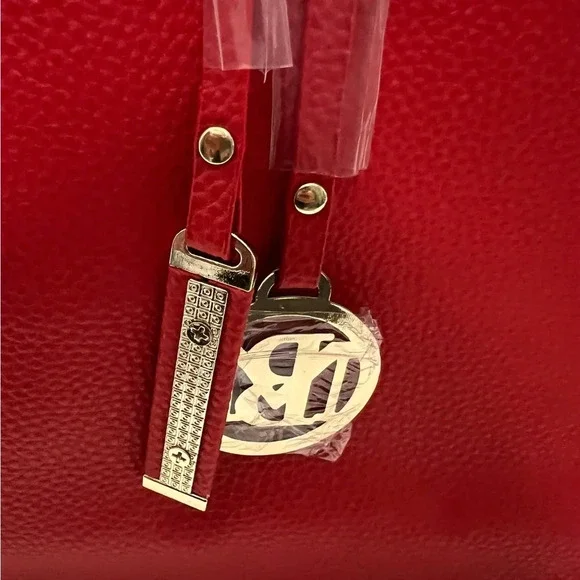 Badgley Mischka Red Tote Bag Vegan Leather Chain Linked With Brand Charms - Picture 2 of 6